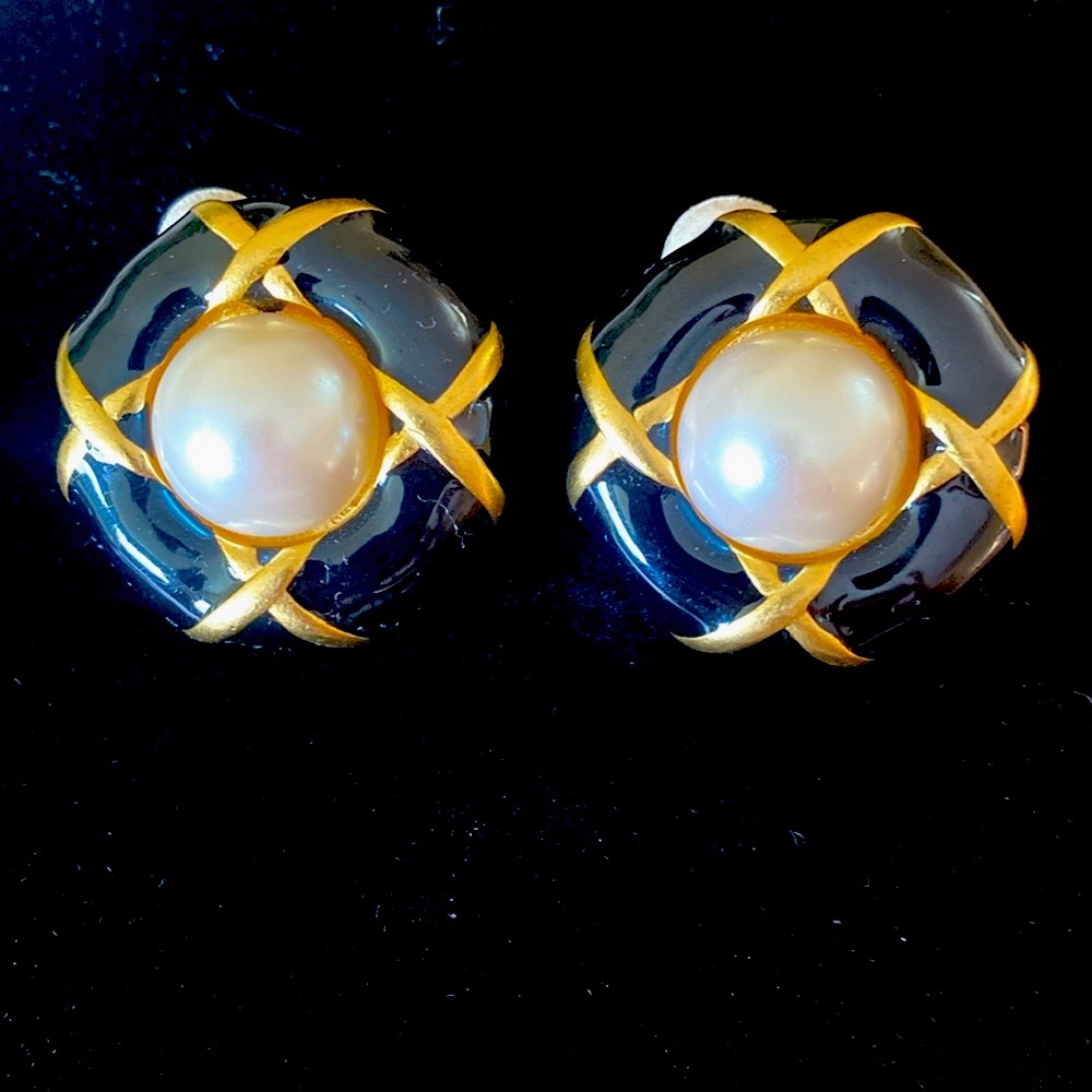 Vintage Clip-On Gold and Pearl Earrings